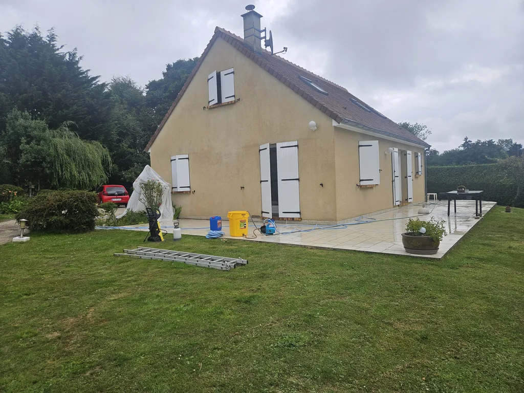Pavillon à la façade nettoyée et traitée par Maison Dallau